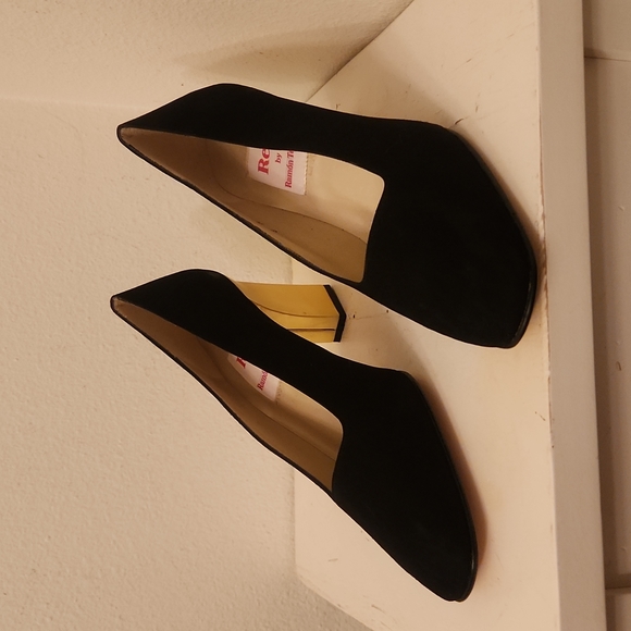 ♤ Vintage Red by Ramon Tenza Black Velvet Heels - Picture 1 of 8